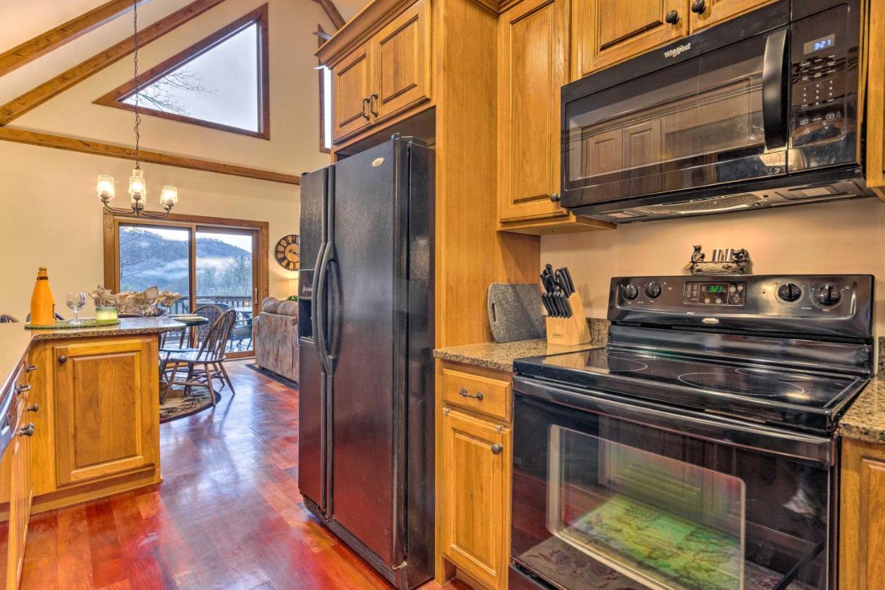 Mountain Cabin With Fire Pit, Walk To Golf And Fishing Вилас Экстерьер фото
