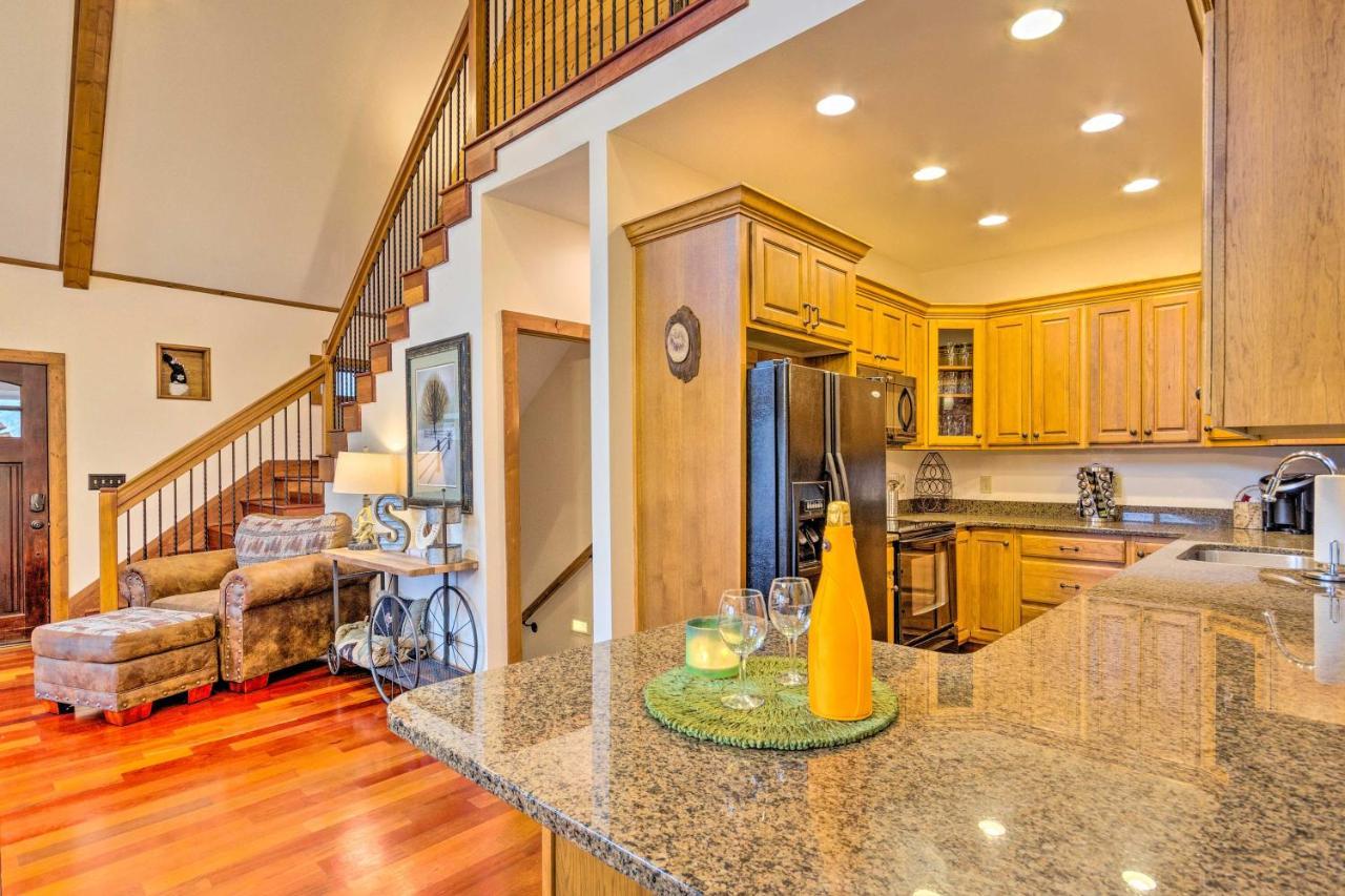 Mountain Cabin With Fire Pit, Walk To Golf And Fishing Вилас Экстерьер фото